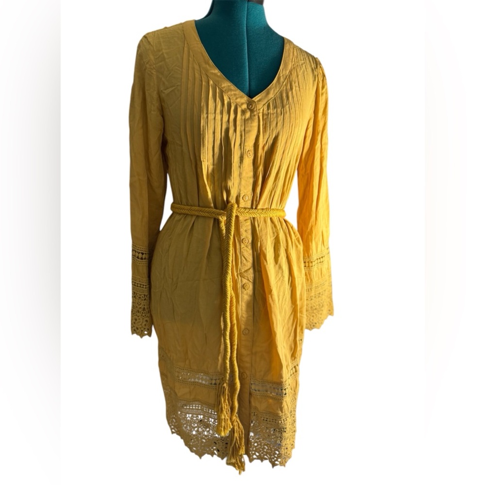 Yellow long-sleeve dress with pleated
